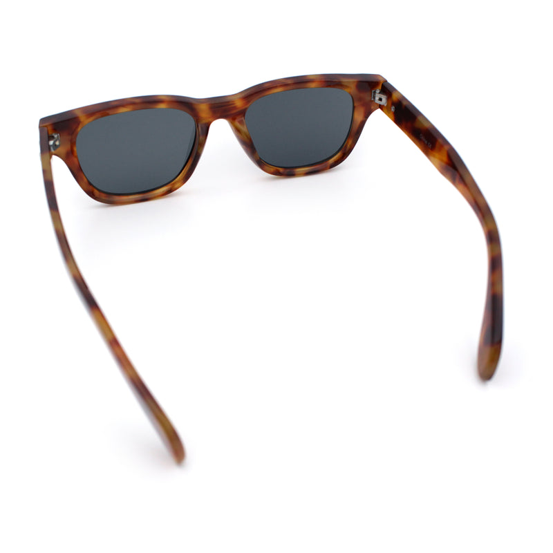 Gentlemans Cross Bone Dagger Emblem Horn Rim Plastic Retro Sunglasses
