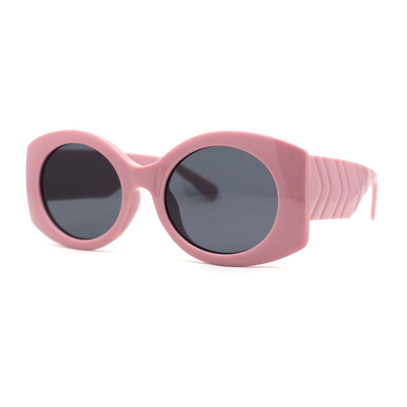 Womens Iconic Clout Mod Oval Thick Arm Plastic Sunglasses