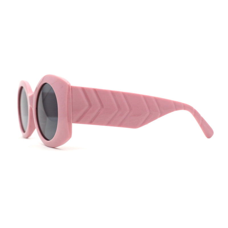 Womens Iconic Clout Mod Oval Thick Arm Plastic Sunglasses